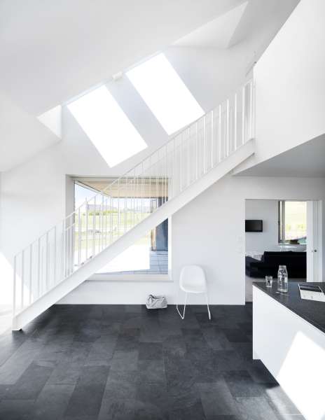 Piano terra con luce proveniente dal tetto