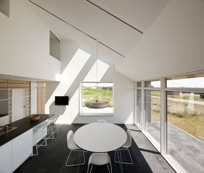 Luce naturale dal soffitto e dalle pareti