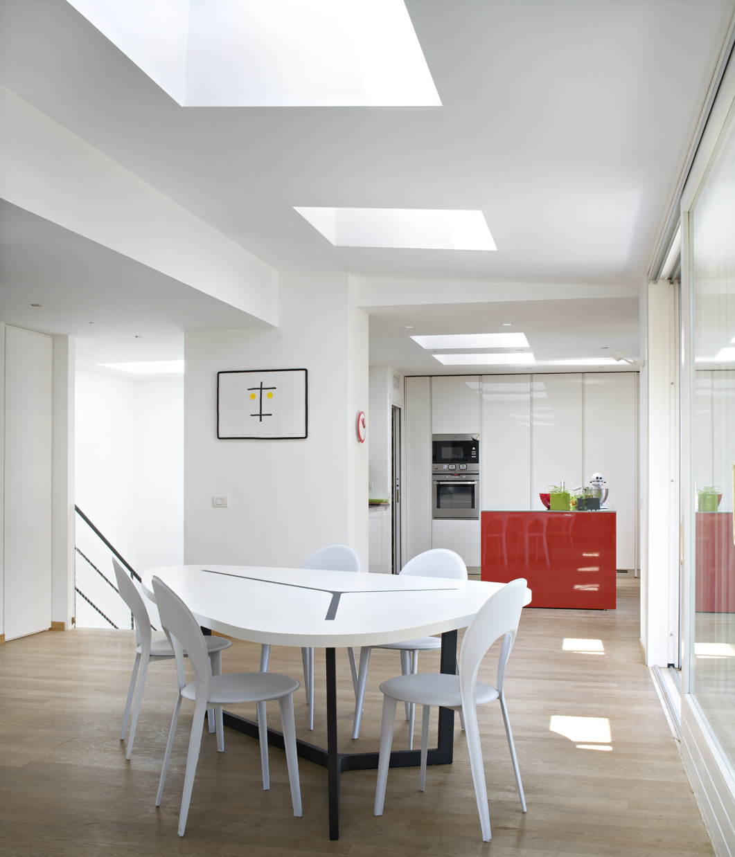 La cucina e la scala che porta alla zona notte